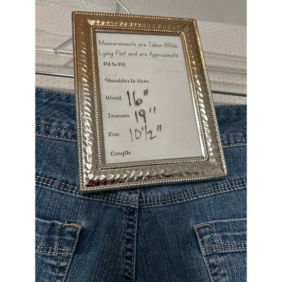 Gloria Vanderbilt Women's Floral Embroidered Capri Jeans Knee Length Size 10 - Picture 10 of 10